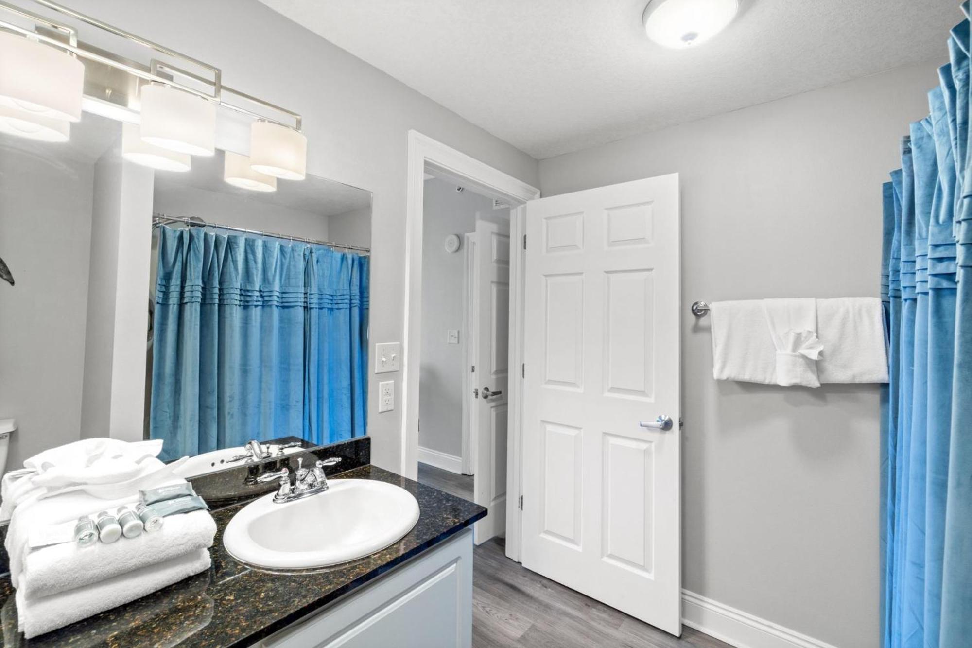 Calypso Resort By Panhandle Getaways Panama City Beach Room photo